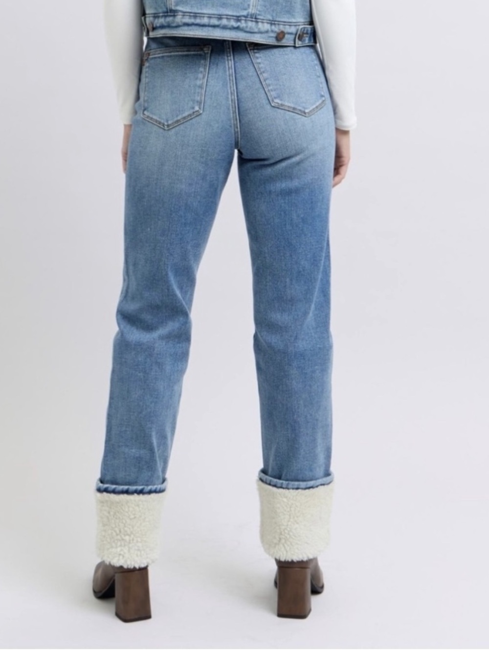 Judy Blue High Waist Shearling
Cuff Straight Jeans size 26 waist - Picture 10 of 11